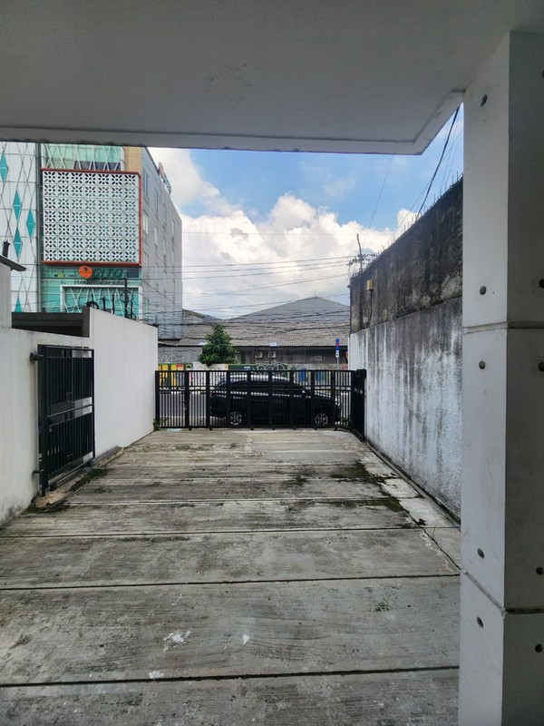 DISEWAKAN RUKO KANTOR DI PONDOK PINANG - JAKARTA SELATAN