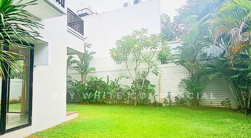 Rumah Modern Minimalis 2 lantai, New Remodelling, dengan Lokasi Elite dan nyaman di Jl. Teladan Raya.  Cilandak, Jakarta Selatan.