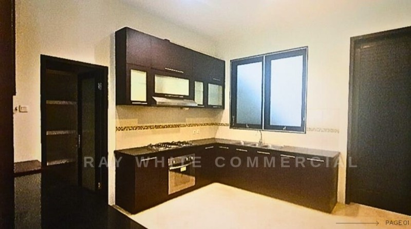 Rumah Modern Minimalis 2 lantai, New Remodelling, dengan Lokasi Elite dan nyaman di Jl. Teladan Raya.  Cilandak, Jakarta Selatan.