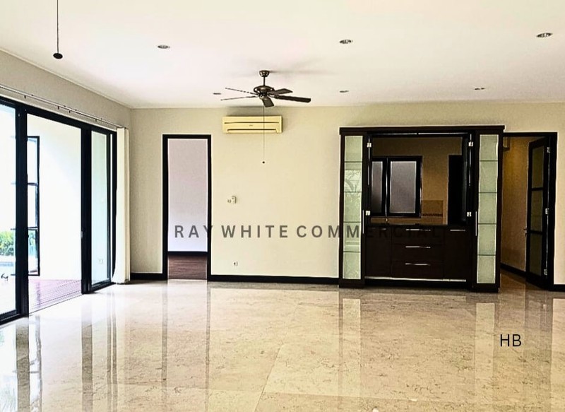 Rumah Modern Minimalis 2 lantai, New Remodelling, dengan Lokasi Elite dan nyaman di Jl. Teladan Raya.  Cilandak, Jakarta Selatan.