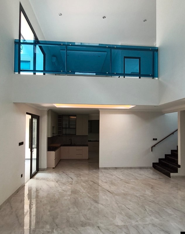 Rumah Renovasi Area Premium Di Bouelevar  Puspita Loka BSD city 