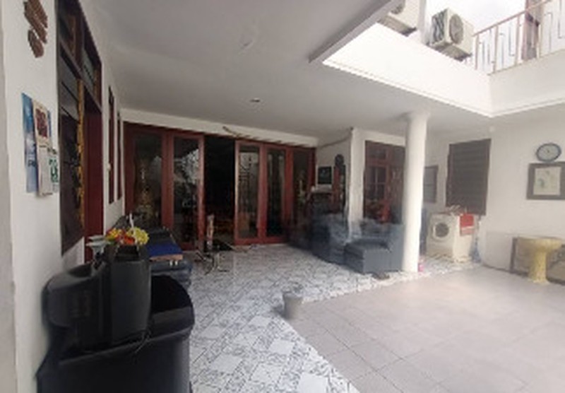 Dijual Rumah Luas Strategis Full Furnish Siap Huni di Manyar Kertoadi 