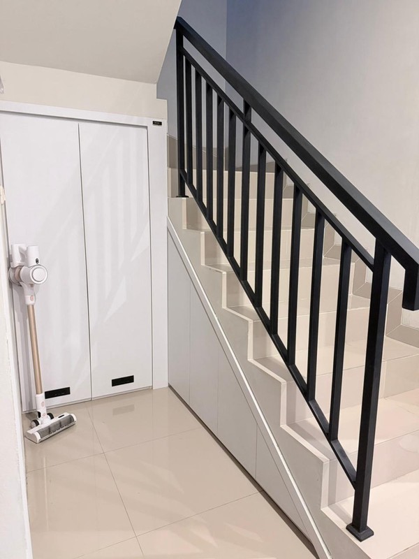 Jual Murah! Rumah 2 Lantai Graha Raya - 3 KT, Full Fitur, Siap Huni, Harga Nego!