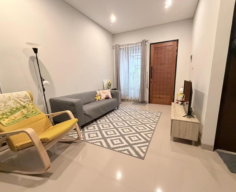 Jual Murah! Rumah 2 Lantai Graha Raya - 3 KT, Full Fitur, Siap Huni, Harga Nego!