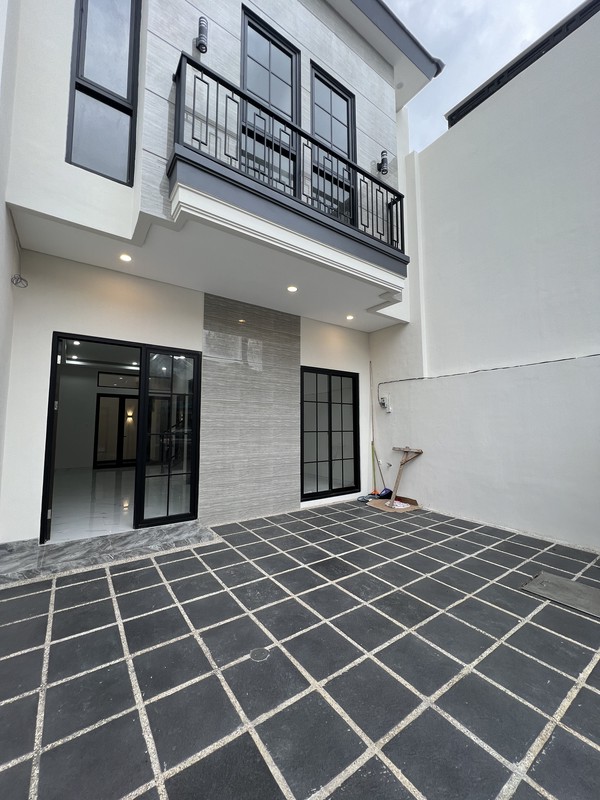 DIJUAL RUMAH BARU GRESS PANTAI MENTARI SURABAYA TIMUR