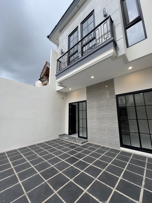 DIJUAL RUMAH BARU GRESS PANTAI MENTARI SURABAYA TIMUR