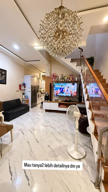 Rumah 3 Lantai Semi Furnished - Pisangan Timur Dekat Rs Persahabatan