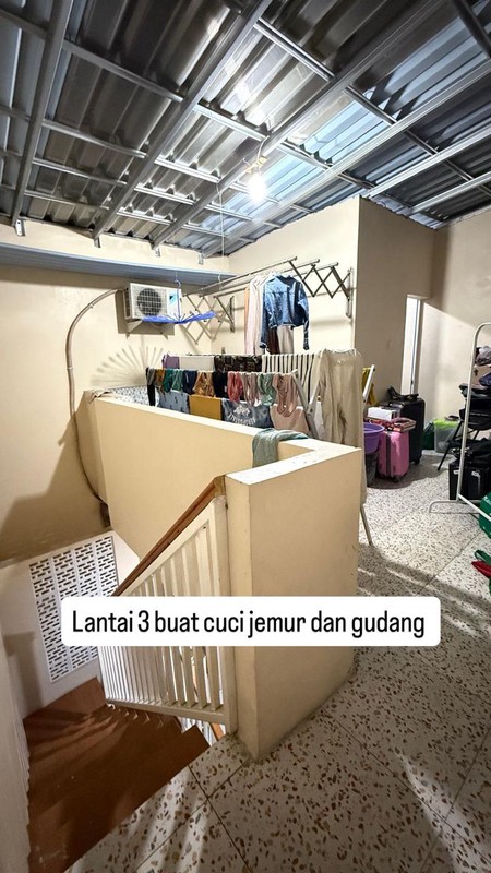 Rumah 3 Lantai Semi Furnished - Pisangan Timur Dekat Rs Persahabatan