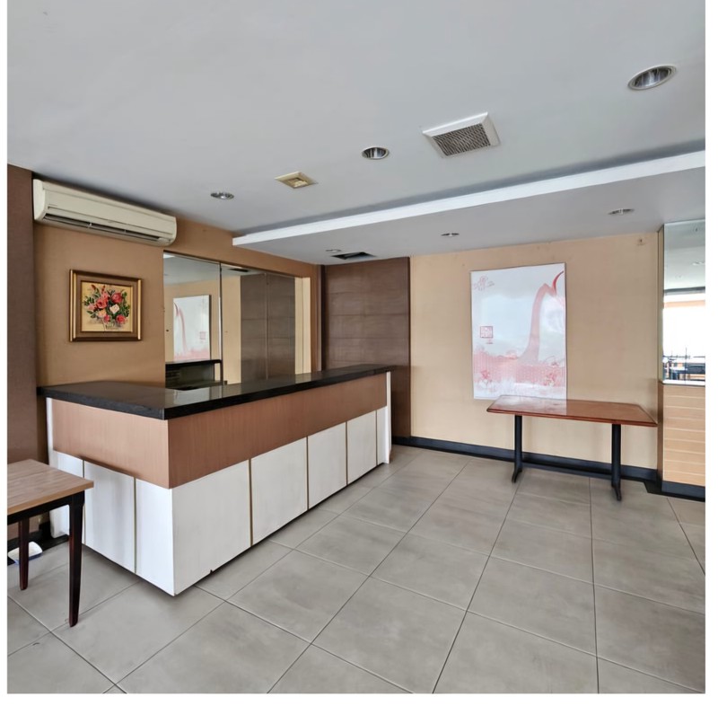 Dijual Ruko Gandeng 3 ,Daerah Komersial Di Kebon Jeruk Jakarta  Barat   