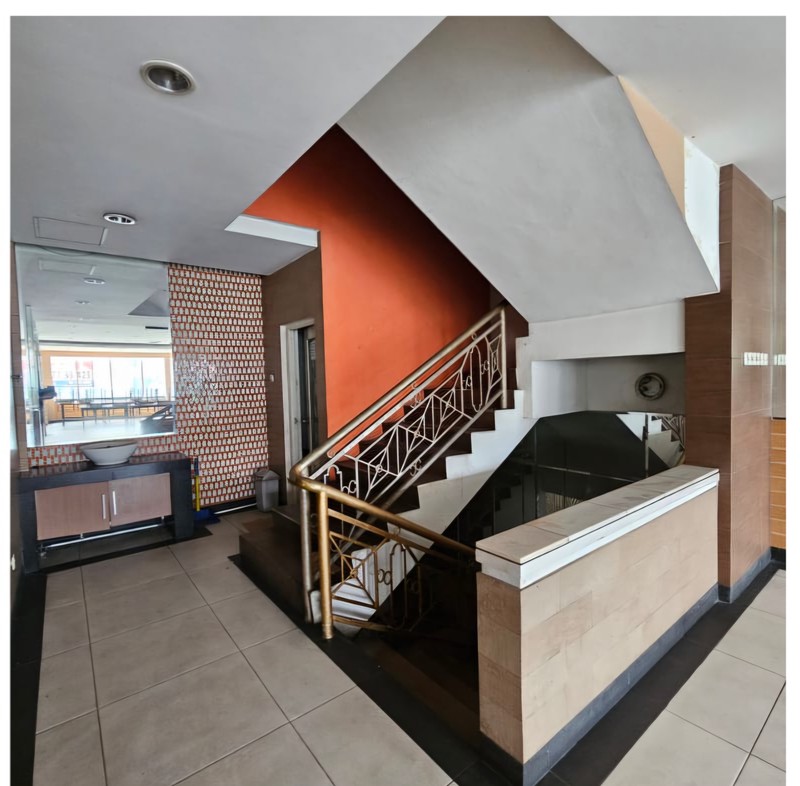 Dijual Ruko Gandeng 3 ,Daerah Komersial Di Kebon Jeruk Jakarta  Barat   