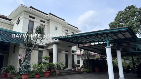 Rumah Mewah 3 Bangunan Lokasi Strategis Area Cilandak Barat