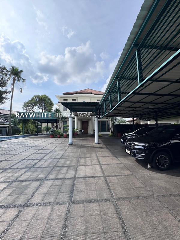 Rumah Mewah 3 Bangunan Lokasi Strategis Area Cilandak Barat