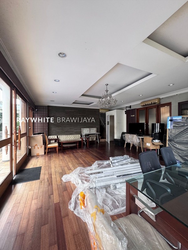 Rumah Mewah 3 Bangunan Lokasi Strategis Area Cilandak Barat