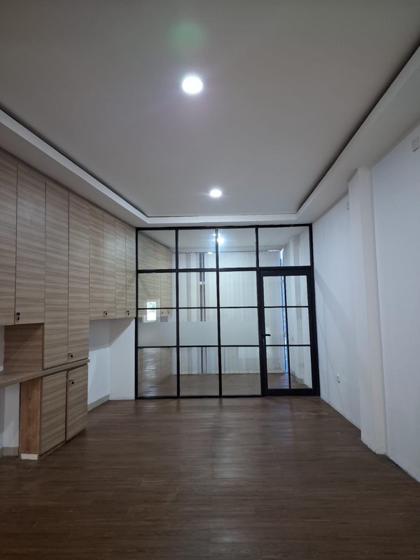 Ruko Gandeng 3,5 Lantai (+ Bangunan di Rooftop) di Pasar Minggu Jaksel