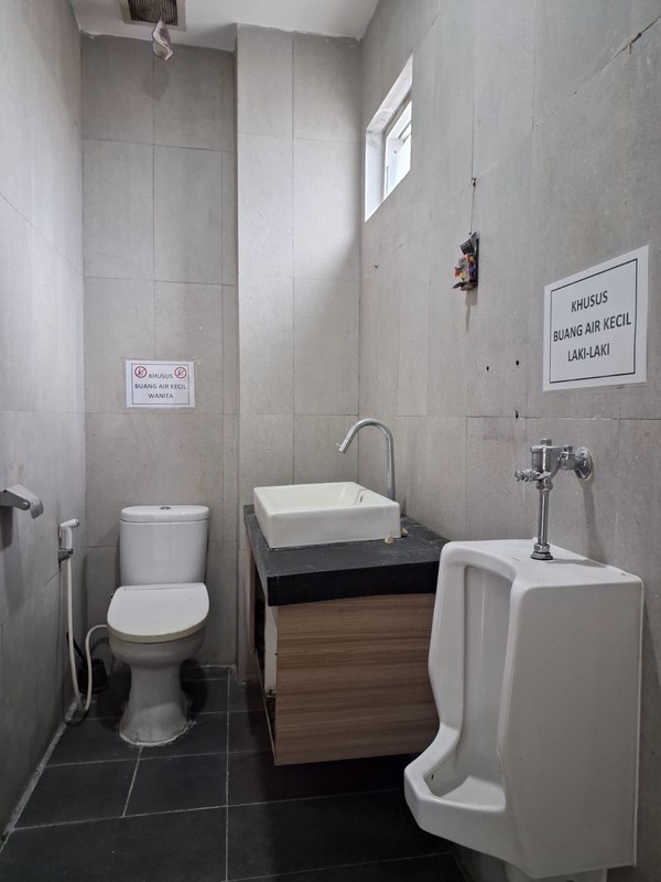 Ruko Gandeng 3,5 Lantai (+ Bangunan di Rooftop) di Pasar Minggu Jaksel