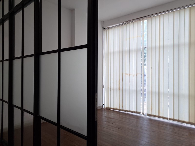 Ruko Gandeng 3,5 Lantai (+ Bangunan di Rooftop) di Pasar Minggu Jaksel