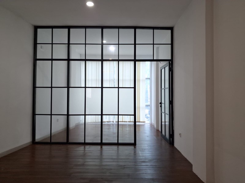 Ruko Gandeng 3,5 Lantai (+ Bangunan di Rooftop) di Pasar Minggu Jaksel