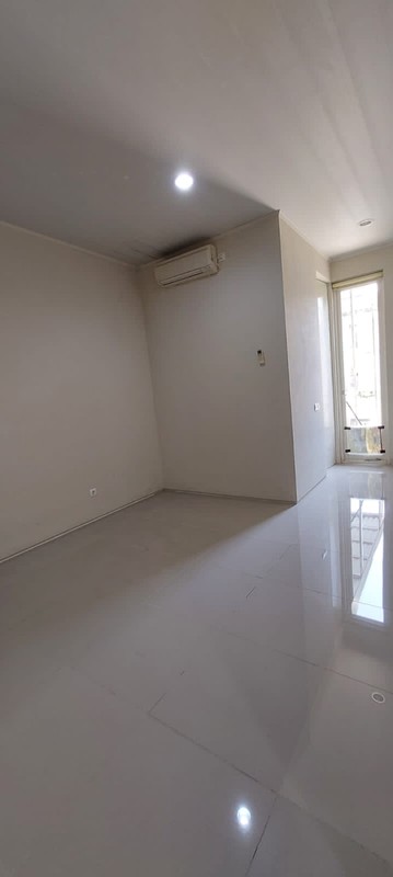 Rumah Raya Eastwood Citraland Surabaya Barat