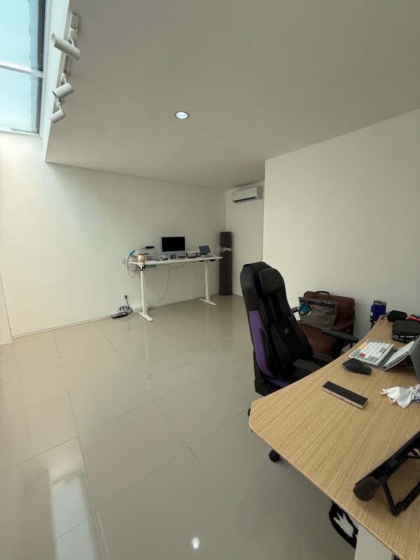 1 Milyaran Dijual Rumah Baru Modern Desain INTERIOR Japandi Desain  2 Lantai Citraland Northwest Central Surabaya Barat, Full Renov penataan Modern Desain Skylight, Japandi New interior Furnished ,Mat