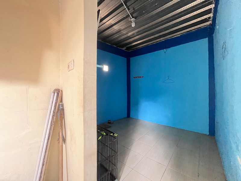 Gudang baru siap operasional, bisa masuk tronton 40 ft di pinggir jalan raya Tole Iskandar Depok Jawa Barat