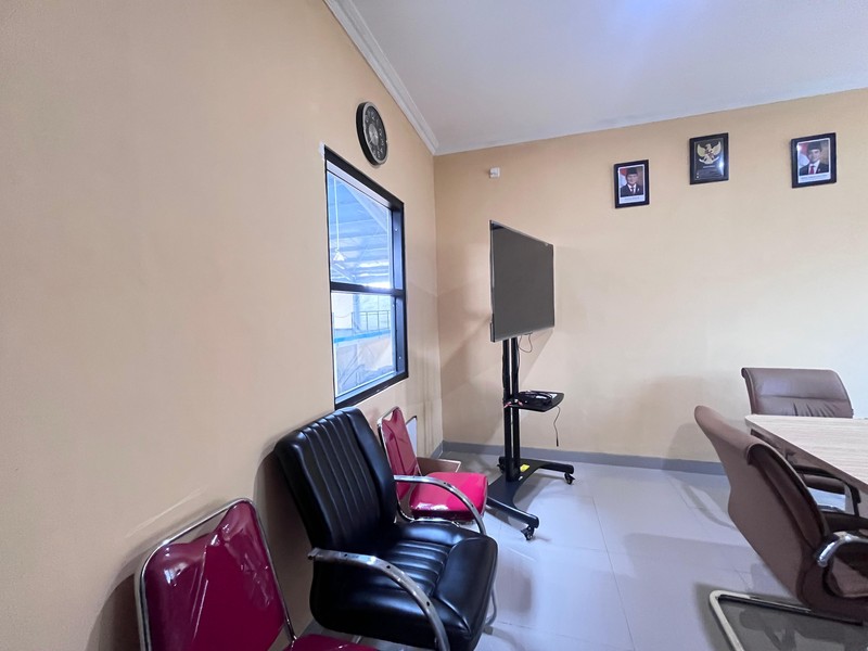 Gudang baru siap operasional, bisa masuk tronton 40 ft di pinggir jalan raya Tole Iskandar Depok Jawa Barat