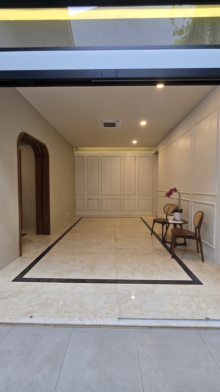 Rumah lokasi sangat strategis di Kebayoran Baru Jakarta Selatan