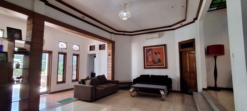 Di Jual Rumah Asri  2 LT