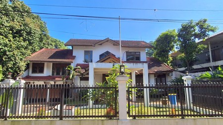 Di Jual Rumah Asri  2 LT