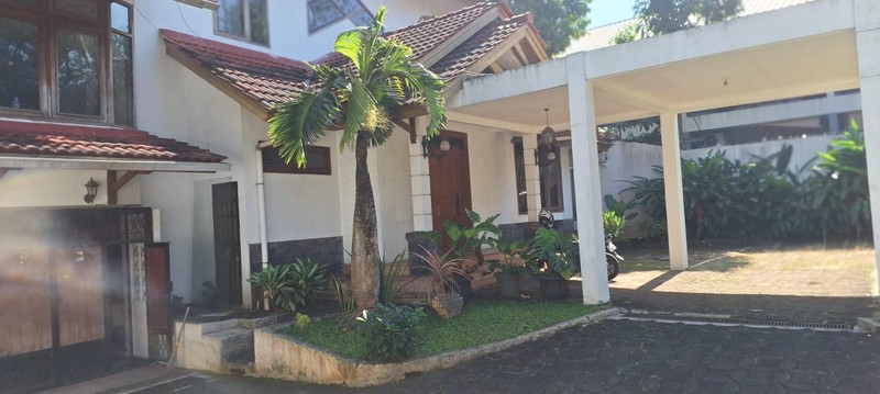 Di Jual Rumah Asri  2 LT
