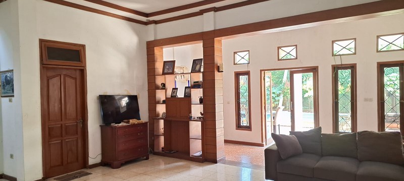 Di Jual Rumah Asri  2 LT