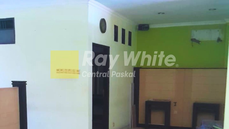 Rumah Untuk Usaha Eks Salon di Sumber Sari Kota Bandung