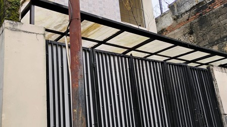 Di Jual Rumah Kost 8 Kamar Lokasi Strategis Di Pondok Labu Cilandak Jakarta Selatan.