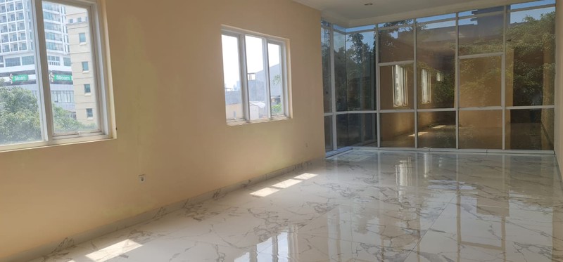 Dijual Gedung Kantor siap pakai 4.5lantai