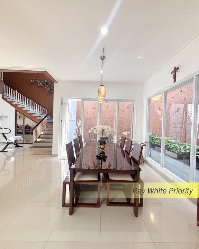 RUMAH MINIMALIS SIAP HUNI FULL FURNISH DI NUSA LOKA BSD, TANGERANG SELATAN