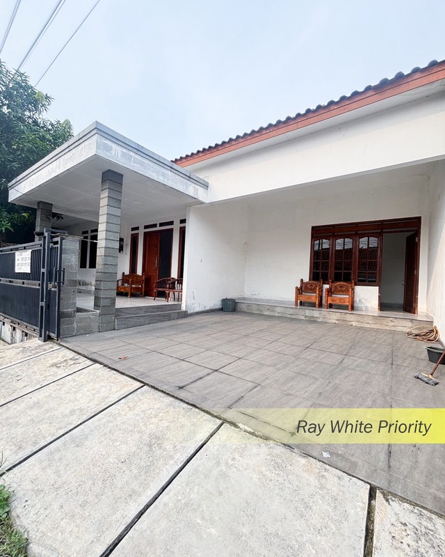 RUMAH ASRI SIAP HUNI DI KOMPLEK BNI JLN SWADARMA, JAKARTA SELATAN