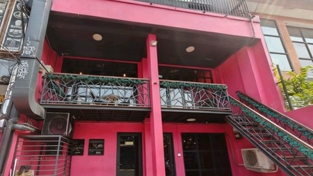 DIJUAL - Tempat Usaha di Kemang Selatan Pinggir jalan, Lokasi Sangat Strategis untuk Usaha & Bangunan Bagus 