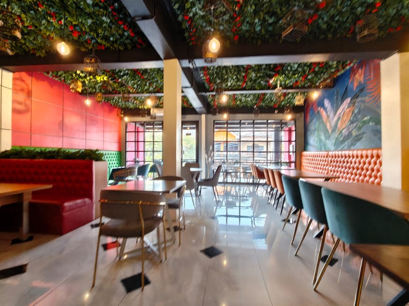 DIJUAL - Tempat Usaha di Kemang Selatan Pinggir jalan, Lokasi Sangat Strategis untuk Usaha & Bangunan Bagus 