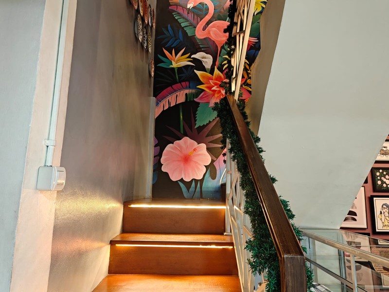 DIJUAL - Tempat Usaha di Kemang Selatan Pinggir jalan, Lokasi Sangat Strategis untuk Usaha & Bangunan Bagus 