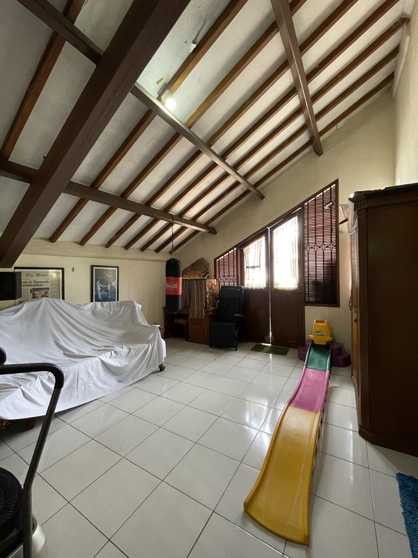 Dijual Rumah Hook di Kemanggisan Jakarta Barat, Dekat Plaza Slipi Jaya