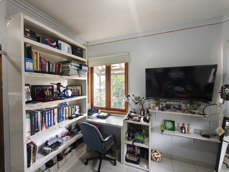 Dijual Rumah Hook di Kemanggisan Jakarta Barat, Dekat Plaza Slipi Jaya