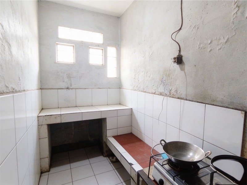 For Sale/Dijual Tanah beserta Bangunan di Pisangan Lama di Pisangan Lama, Jakarta Timur (Cocok untuk Tempat Usaha, Kos-Kosan, ataupun Townhouse) 