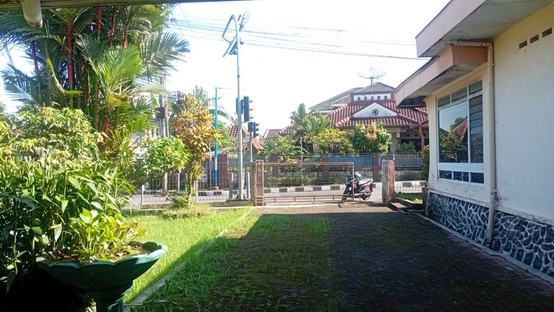 Investasi Strategis Tanah Hook  & Rumah di Jalan Utama Dekat Kampus & Perkantoran, Kramat Slatan, Magelang Utara, Magelang