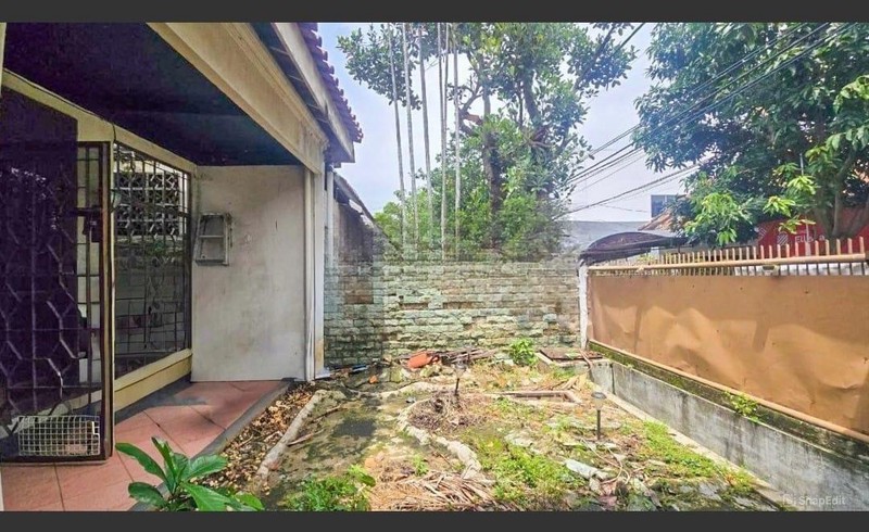 Rumah Cocok Untuk Hunian 7 Kamar Tidur, Di Daerah Guntur, Jakarta Selatan