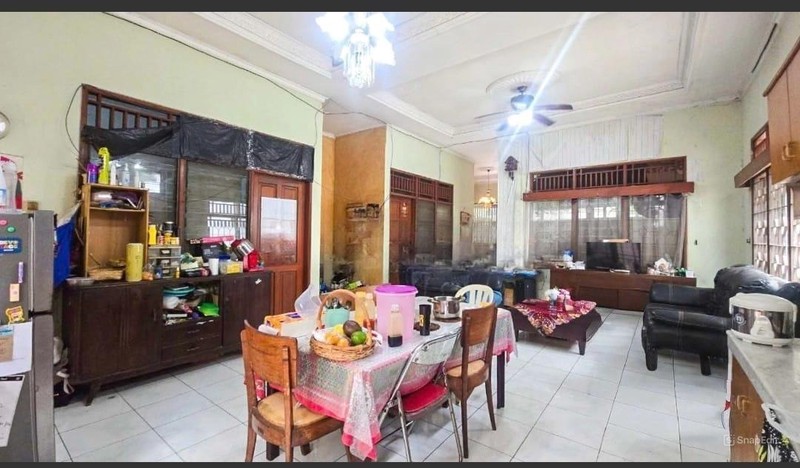 Rumah Cocok Untuk Hunian 7 Kamar Tidur, Di Daerah Guntur, Jakarta Selatan