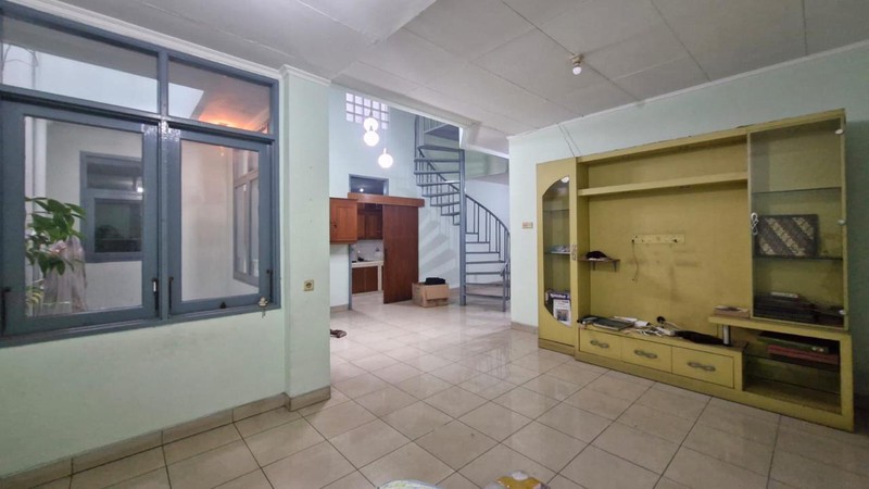 Dijual Rumah Lama Terawat Lokasi Strategis Di Jl. Pulo Kenangan, Grogol Utara, Jakarta Selatan