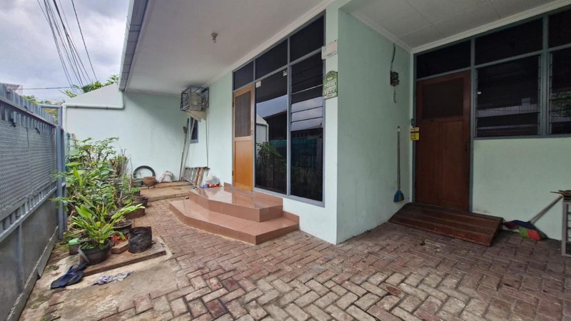 Dijual Rumah Lama Terawat Lokasi Strategis Di Jl. Pulo Kenangan, Grogol Utara, Jakarta Selatan
