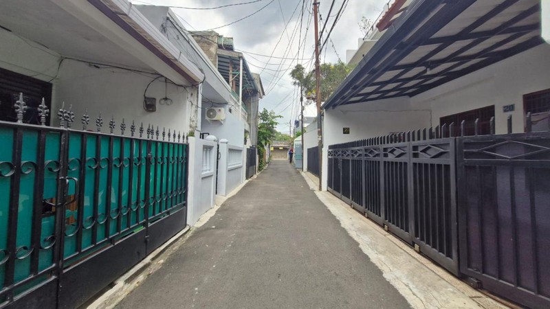 Dijual Rumah Lama Terawat Lokasi Strategis Di Jl. Pulo Kenangan, Grogol Utara, Jakarta Selatan