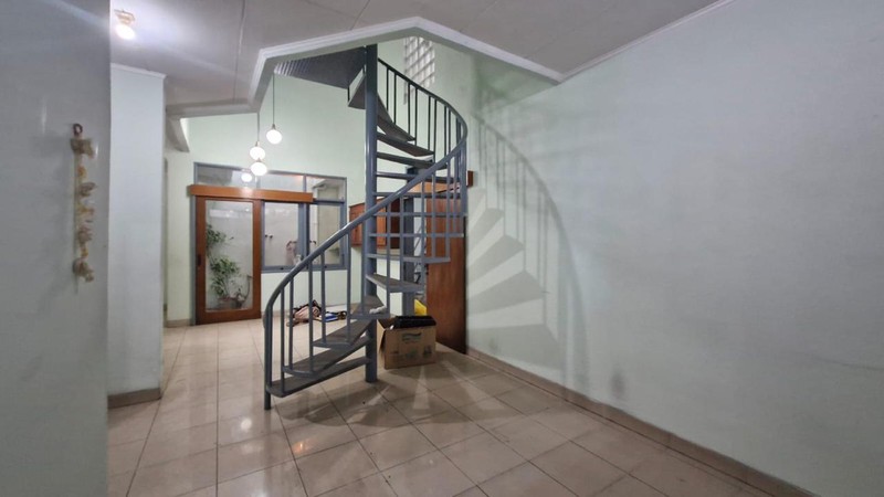 Dijual Rumah Lama Terawat Lokasi Strategis Di Jl. Pulo Kenangan, Grogol Utara, Jakarta Selatan