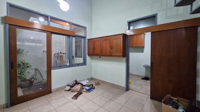 Dijual Rumah Lama Terawat Lokasi Strategis Di Jl. Pulo Kenangan, Grogol Utara, Jakarta Selatan