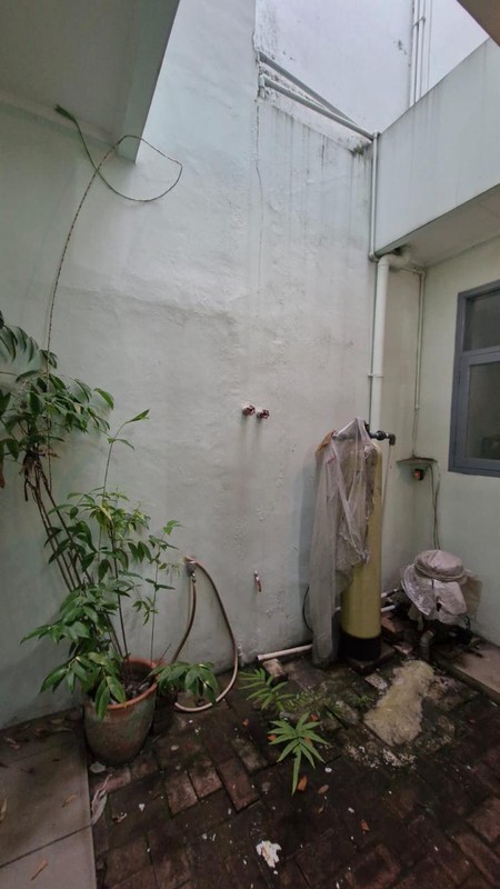 Dijual Rumah Lama Terawat Lokasi Strategis Di Jl. Pulo Kenangan, Grogol Utara, Jakarta Selatan